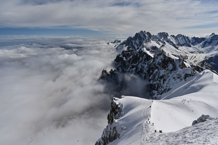 Italie: un glacier du Mont Blanc menace de se détacher, évacuations en cours