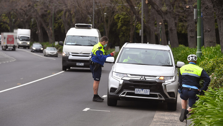 Australie: deux hommes arrêtés car ils préparaient une manifestation contre le confinement Australie: deux hommes arrêtés car ils préparaient une manifestation contre le confinement