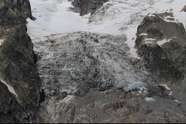 En Italie, le glacier du Planpincieux menace, les montagnards ricanent En Italie, le glacier du Planpincieux menace, les montagnards ricanent