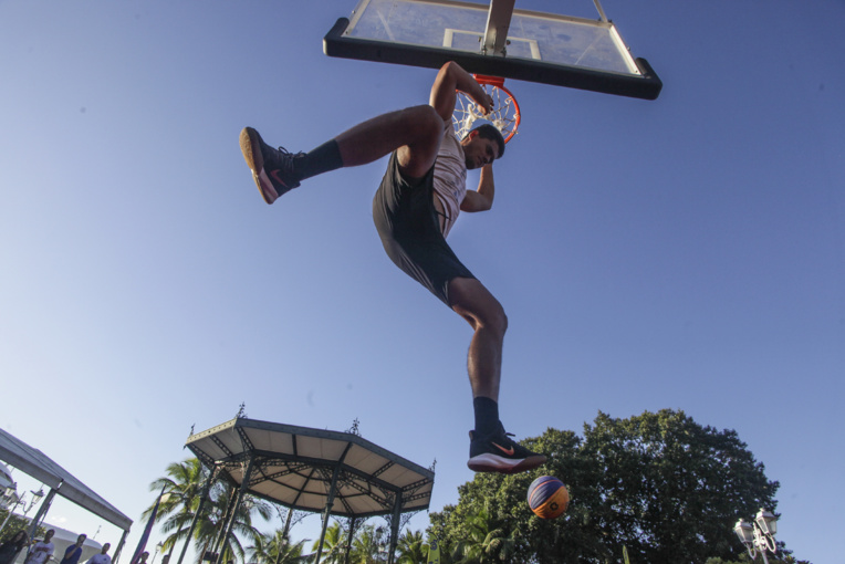 Un concours de dunk était également au programme de la journée. Un concours de dunk était également au programme de la journée.