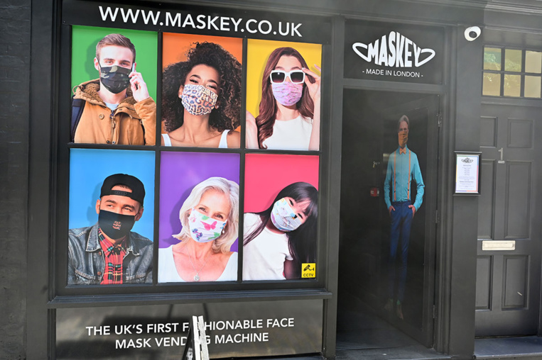 Covid-19: les masques chirurgicaux très efficaces, les bandanas beaucoup moins Covid-19: les masques chirurgicaux très efficaces, les bandanas beaucoup moins