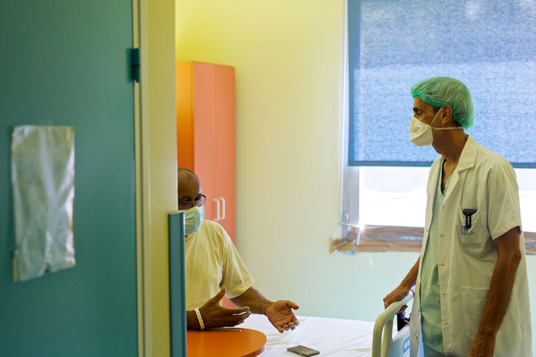 En Guadeloupe, 50 cas supplémentaires depuis lundi et le port du masque recommandé partout En Guadeloupe, 50 cas supplémentaires depuis lundi et le port du masque recommandé partout