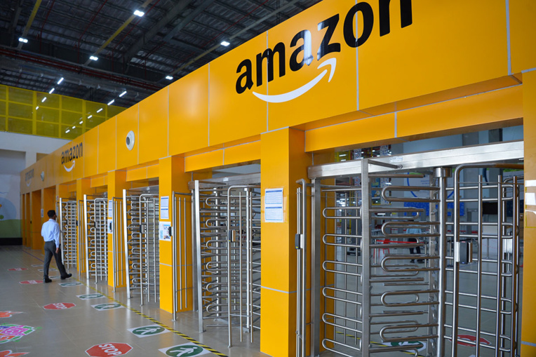 Amazon France retire de son site des poupées sexuelles à l'effigie d'enfants