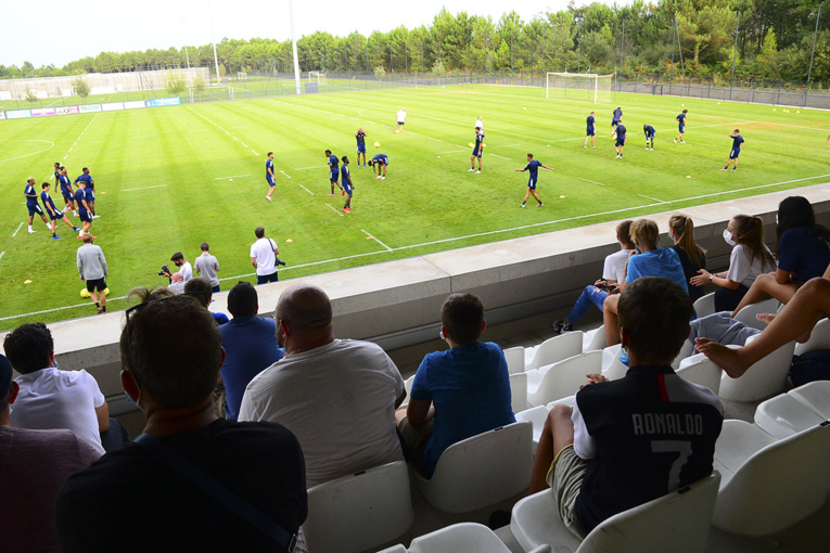 Foot: Marseille frappé par le Covid, le coup d'envoi du championnat de France chamboulé Foot: Marseille frappé par le Covid, le coup d'envoi du championnat de France chamboulé