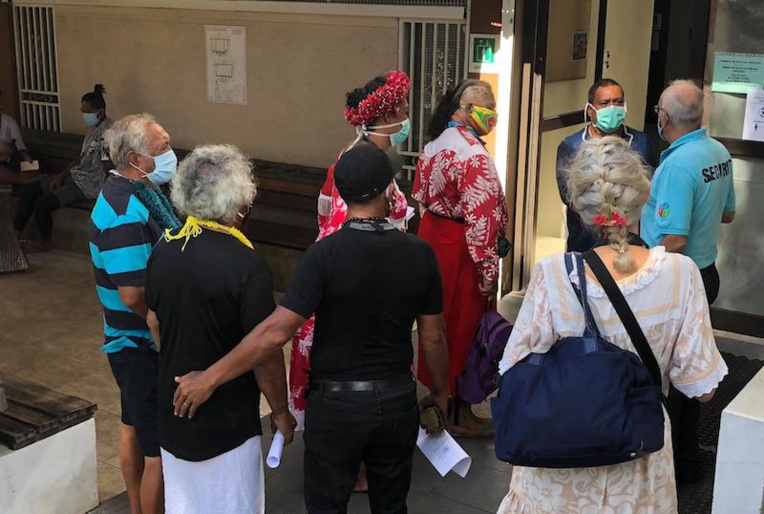 Le Polynesian Kingdom enjoint de quitter le marae Arahurahu