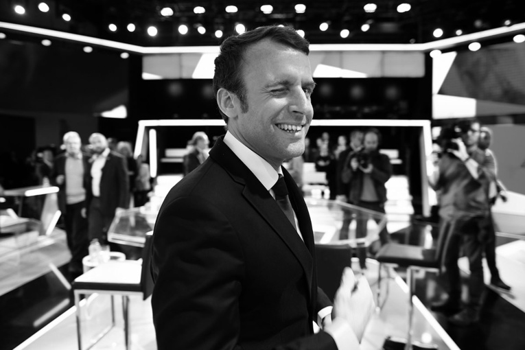 Emmanuel Macron sur un plateau de télévision, le 6 avril 2017. Eric FEFERBERG / AFP