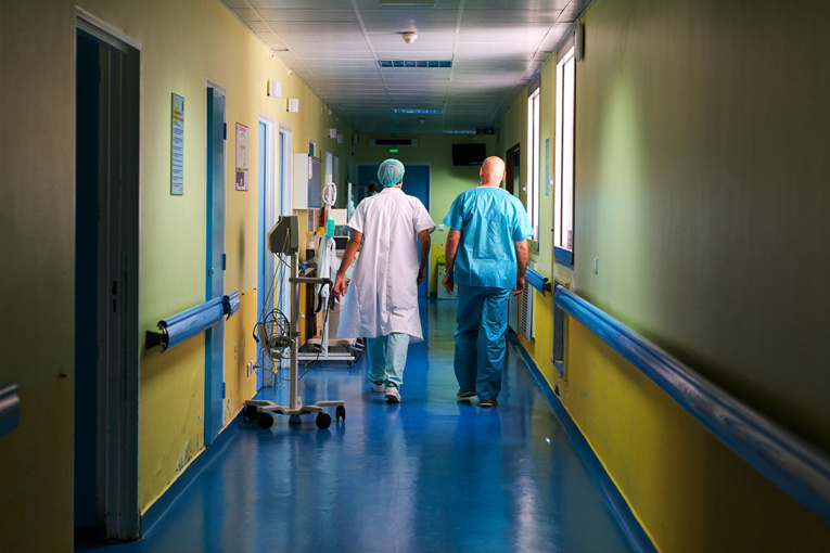 Covid-19 : le rebond de l'épidémie observé avec inquiétude en Outre-mer Covid-19 : le rebond de l'épidémie observé avec inquiétude en Outre-mer