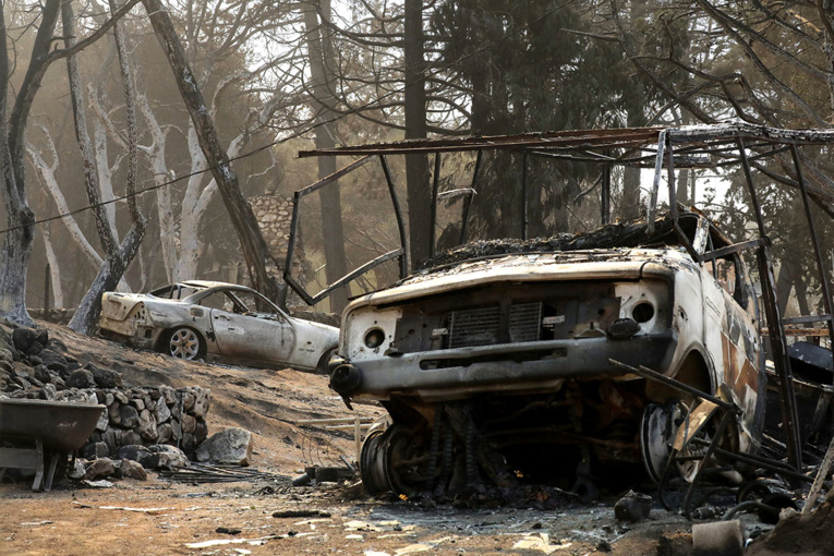 Les pompiers progressent face aux incendies en Californie Les pompiers progressent face aux incendies en Californie