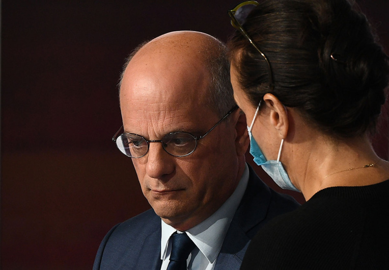 Blanquer: tous les adultes à l'école porteront un masque, pas d'exceptions Blanquer: tous les adultes à l'école porteront un masque, pas d'exceptions