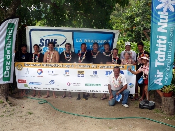 Tahiti Moorea à la nage: Un bel efffort pour une bonne cause