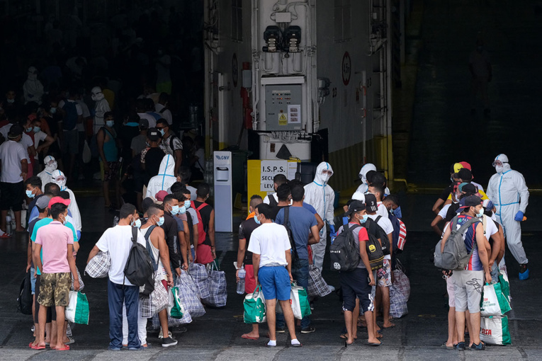 Lampedusa, submergée par les arrivées de migrants, veut se mettre en grève Lampedusa, submergée par les arrivées de migrants, veut se mettre en grève