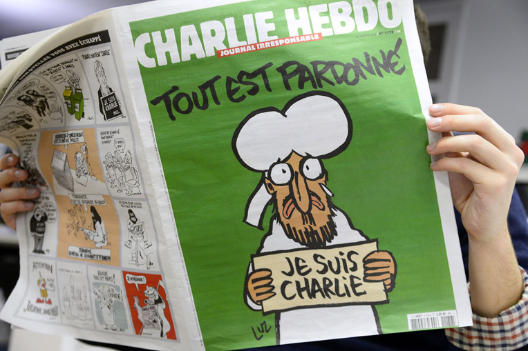 "Nous ne renoncerons jamais": Charlie republie les caricatures de Mahomet