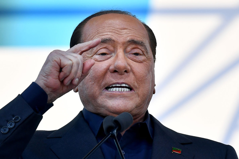 Italie: "Il Cavaliere" Silvio Berlusconi, positif au Covid-19, a été hospitalisé