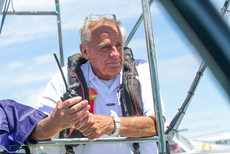 Jon Sanders à Tahiti, 81 ans et 11 tours du monde