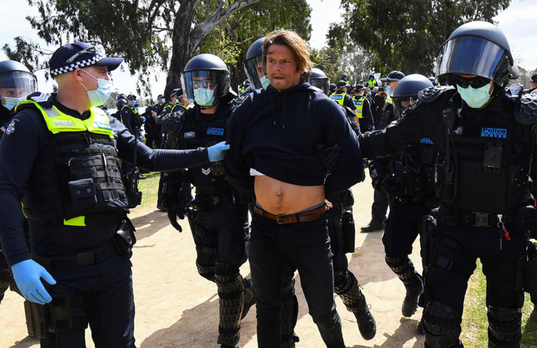 Australie: des dizaines de manifestants anti-restrictions liées au coronavirus arrêtés Australie: des dizaines de manifestants anti-restrictions liées au coronavirus arrêtés