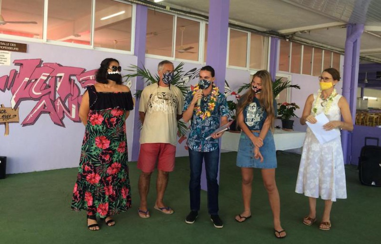 Une jeune polynésienne lauréate d'un concours national de poésie Une jeune polynésienne lauréate d'un concours national de poésie
