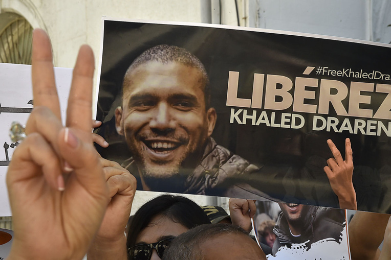 Algérie: lourde peine pour le journaliste Khaled Drareni, maintenu en prison