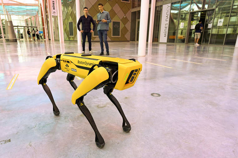 Nancy: un robot-chien pour remplacer l'homme dans les endroits dangereux Nancy: un robot-chien pour remplacer l'homme dans les endroits dangereux