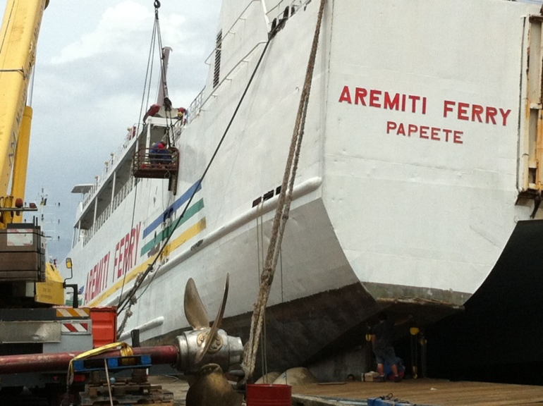 L'Aremiti Ferry en maintenance