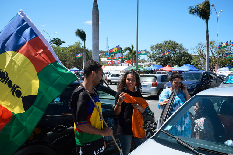 Référendum en N-Calédonie: l'Etat éclaire le "oui" et le "non" Référendum en N-Calédonie: l'Etat éclaire le "oui" et le "non"