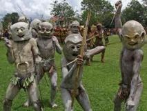 Photo d'illustration: des guerriers de tribus papoues lors du festival de Goroka Singsing