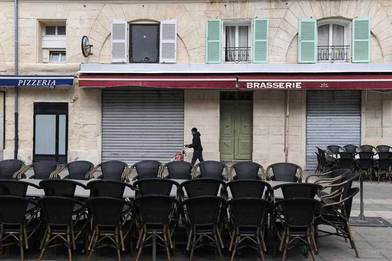 Le recours contre la fermeture des bars et restaurants à Marseille et Aix examiné mardi