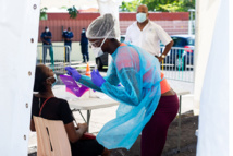 Guadeloupe: 1.000 cas de Covid-19 par semaine et 15 nouveaux décès