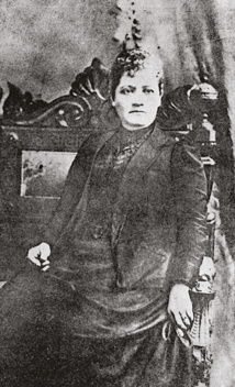 Mary Foster, à qui Honolulu doit cette oasis de verdure et de fraîcheur en plein cœur de la ville. Mary Foster, à qui Honolulu doit cette oasis de verdure et de fraîcheur en plein cœur de la ville.