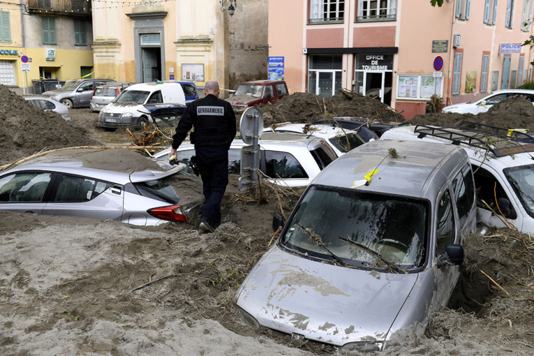 A Breil-sur-Roya, recouverte de boue, les habitants appellent à l'aide A Breil-sur-Roya, recouverte de boue, les habitants appellent à l'aide
