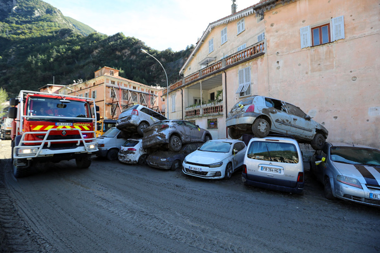 Crues: la solidarité s'organise pour aider ceux qui ont tout perdu, les recherches se poursuivent Crues: la solidarité s'organise pour aider ceux qui ont tout perdu, les recherches se poursuivent
