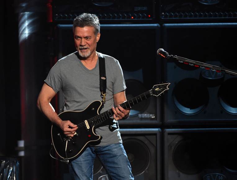 Décès d'Eddie Van Halen, fondateur du groupe de hard rock du même nom Décès d'Eddie Van Halen, fondateur du groupe de hard rock du même nom