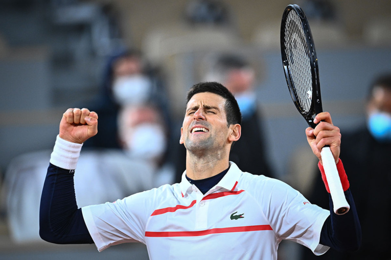 Roland-Garros: Djokovic conjure le mauvais sort dans la douleur Roland-Garros: Djokovic conjure le mauvais sort dans la douleur