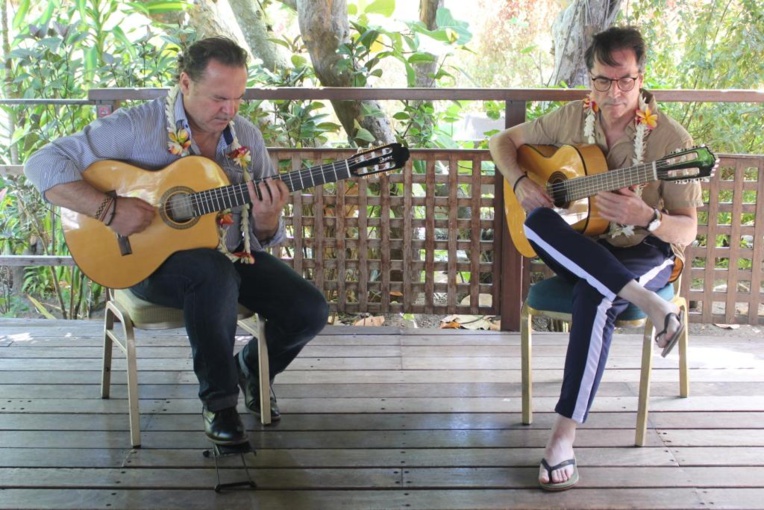Raphaël Faÿs sera en concert avec Claude, rencontré en 1982 (basse et contrebasse) et José (à droite de la photo), rencontré en 1985 (percussion et guitare).