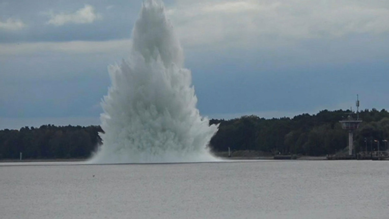 Pologne: une énorme bombe datant de la guerre explose lors de sa neutralisation Pologne: une énorme bombe datant de la guerre explose lors de sa neutralisation