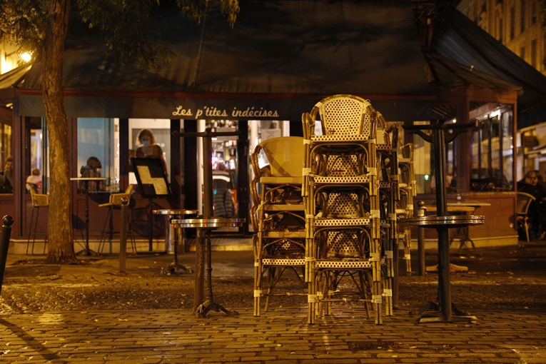 Après l'annonce du couvre-feu par Macron, l'heure de l'explication de texte