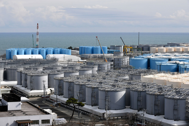 Fukushima: le Japon va bientôt décider de rejeter à la mer de l'eau contaminée