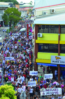 Plus de 1500 personnes ont manifesté à Papeete  contre la hausse du prix des carburants.