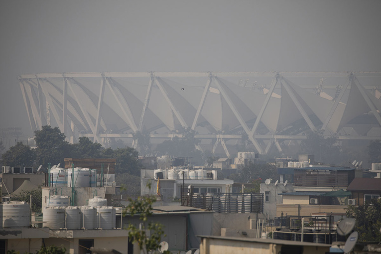 New Delhi s'étouffe sous un épais brouillard de pollution