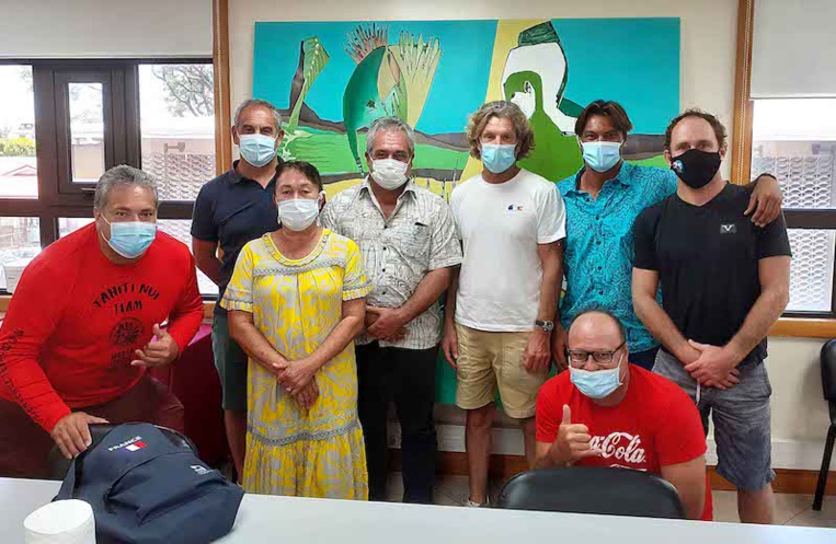 Hira Teriinatoofa entraineur olympique de la Fédération française de surf Hira Teriinatoofa entraineur olympique de la Fédération française de surf