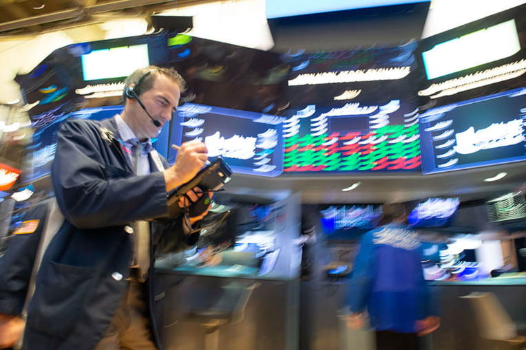 Les Bourses mondiales plongent, redoutant la puissance de la deuxième vague Les Bourses mondiales plongent, redoutant la puissance de la deuxième vague
