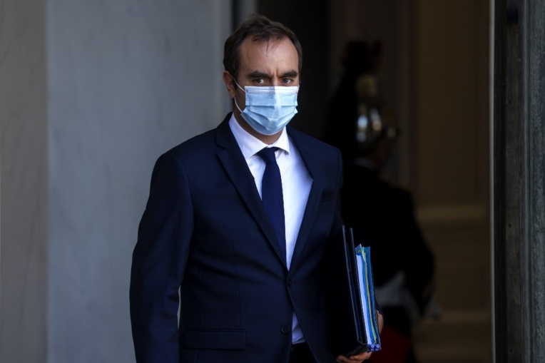 Nouvelle-Calédonie: le ministre des Outre-mer annule son retour pour poursuivre ses consultations