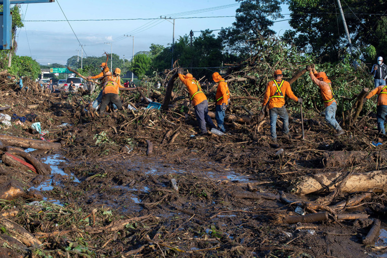 Salvador: au moins six morts et 35 disparus dans une coulée de boue