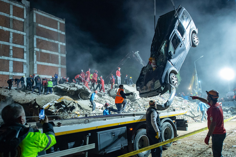 Séisme: le bilan s'alourdit en Turquie, l'espoir s'amenuise Séisme: le bilan s'alourdit en Turquie, l'espoir s'amenuise