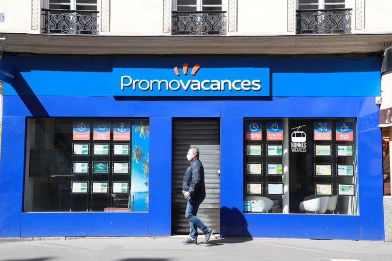 Reconfinement: un "coup de massue" pour les voyagistes qui reportent tous les départs