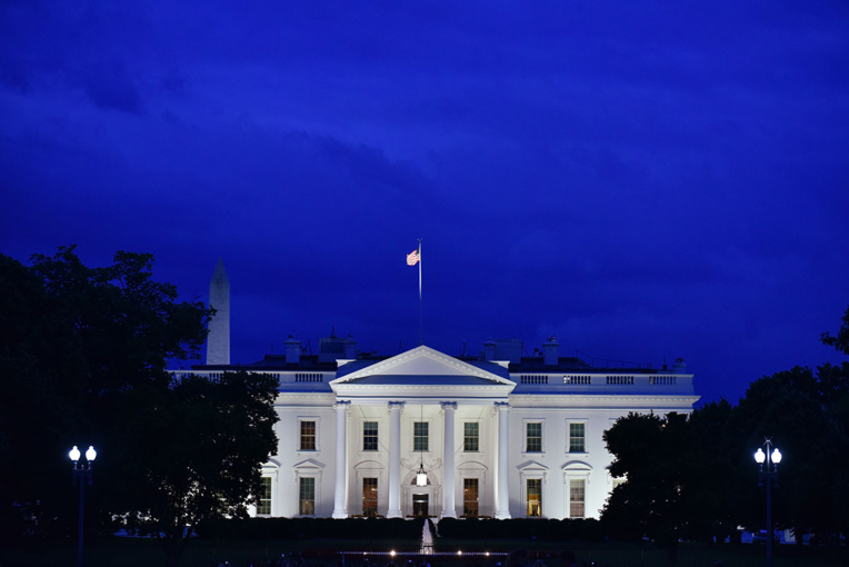 Trump ou Biden? Les Américains aux urnes dans un pays sous tension