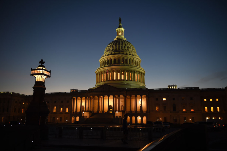 Les espoirs démocrates de reprendre le Sénat américain se réduisent Les espoirs démocrates de reprendre le Sénat américain se réduisent