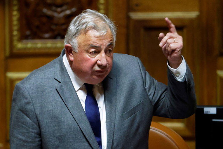 Après un imbloglio, le gouvernement veut rétablir la fin de l'état d'urgence au 16 février Après un imbloglio, le gouvernement veut rétablir la fin de l'état d'urgence au 16 février