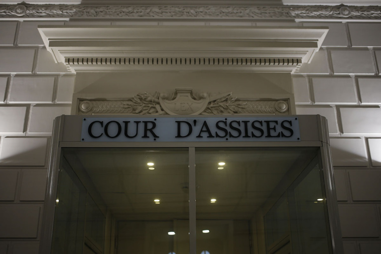 Une femme acquittée du meurtre de son conjoint au nom de la légitime défense