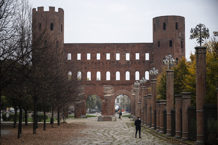 Covid-19: l'Europe tire le rideau pour juguler la deuxième vague Covid-19: l'Europe tire le rideau pour juguler la deuxième vague