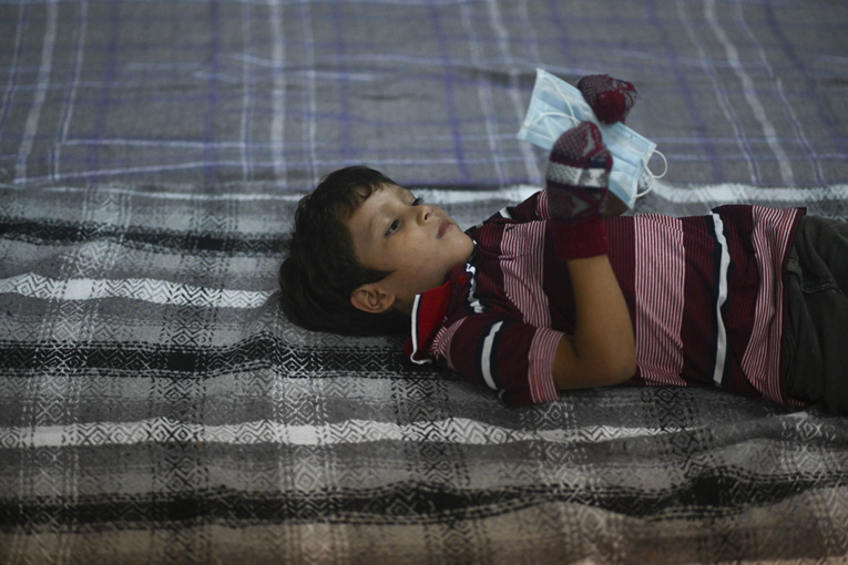 Covid-19: faut-il ouvrir la porte au masque à la maison? Covid-19: faut-il ouvrir la porte au masque à la maison?